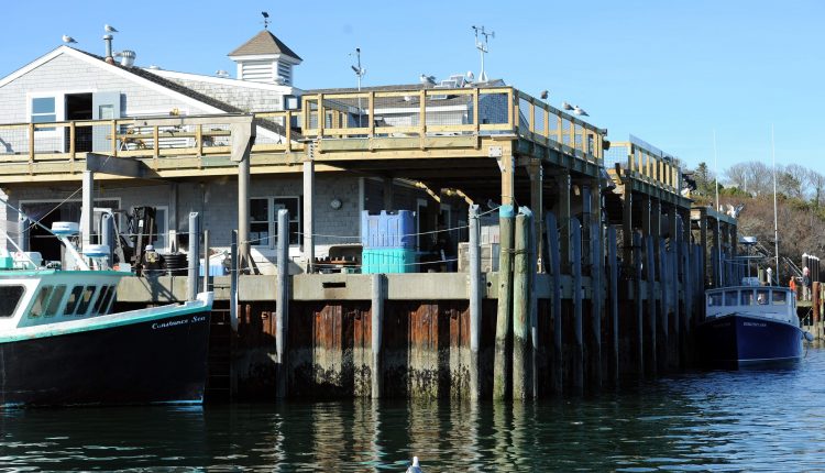 查塔姆鱼码头观景台建设者苏镇-新闻- capecodtimes.com