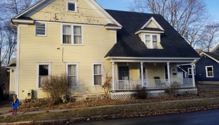 乙烯基墙板还是木质墙板?