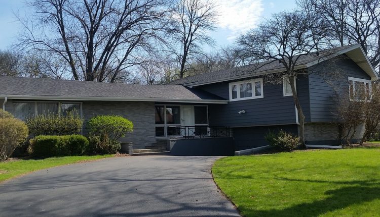 如何清洁乙烯基壁板:是时候爱游戏ayxPG电子对你的房子进行压力清洗了